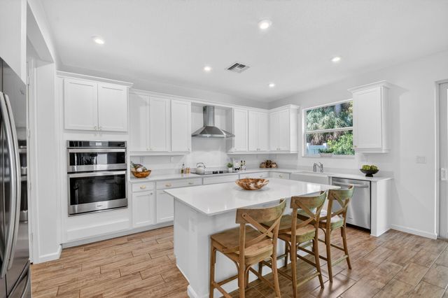 6680 Pointe Of Woods Drive, West Palm Beach, FL 33415