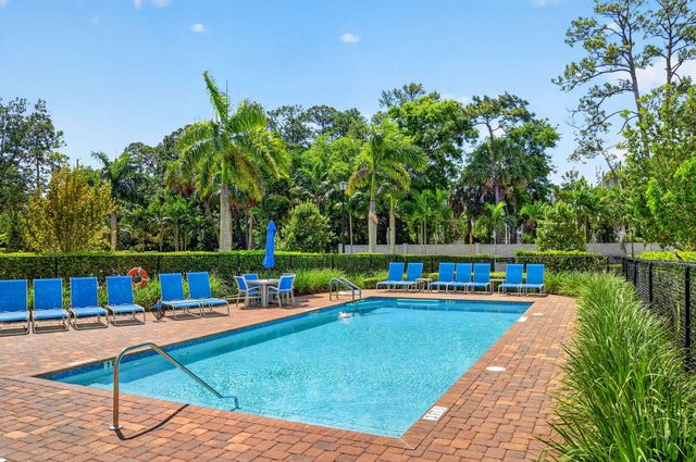 6680 Pointe Of Woods Drive, West Palm Beach, FL 33415