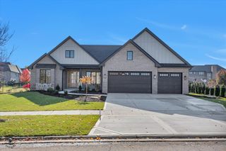 20644 Grand Haven Drive, Frankfort, IL 60423