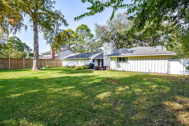 9235 Pecos Street, Houston, TX 77055