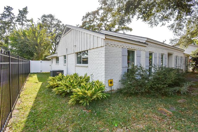 9235 Pecos Street, Houston, TX 77055