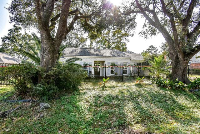 9235 Pecos Street, Houston, TX 77055