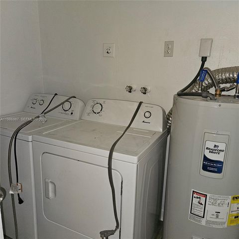 27 SW 8th Ct 27, Hallandale Beach, FL 33009