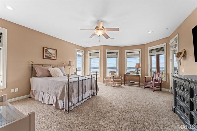 180 Crescent Circle, Hollister, MO 65672