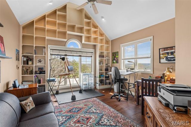 180 Crescent Circle, Hollister, MO 65672