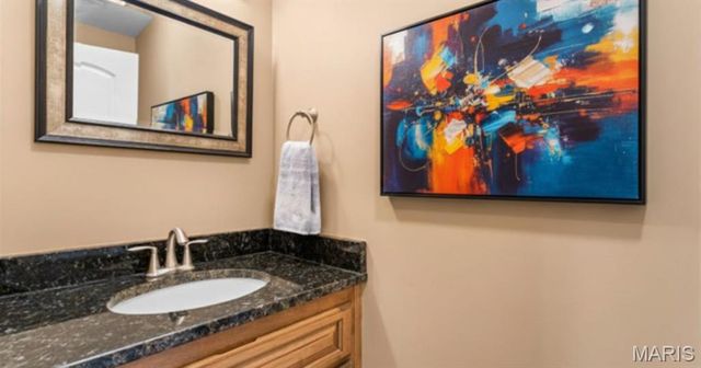 180 Crescent Circle, Hollister, MO 65672