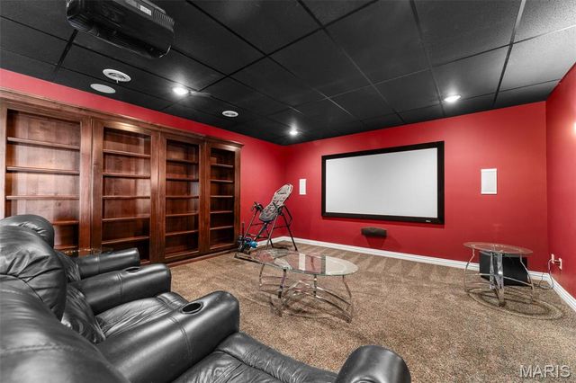 180 Crescent Circle, Hollister, MO 65672