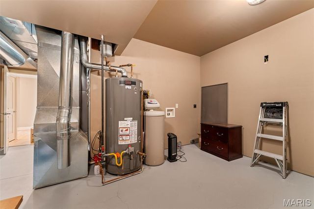 180 Crescent Circle, Hollister, MO 65672