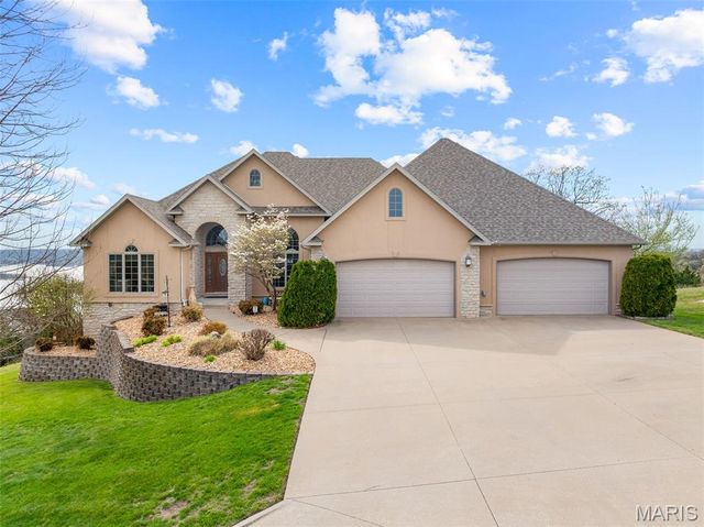 180 Crescent Circle, Hollister, MO 65672