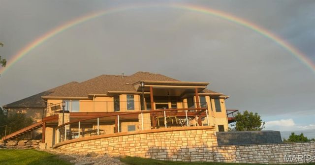 180 Crescent Circle, Hollister, MO 65672