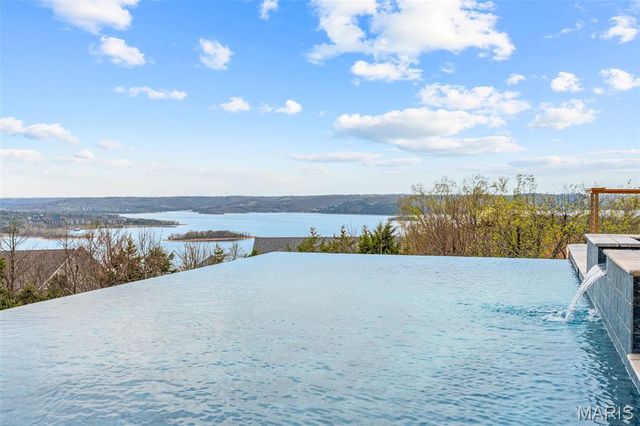 180 Crescent Circle, Hollister, MO 65672