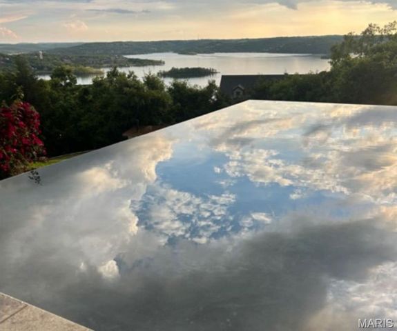 180 Crescent Circle, Hollister, MO 65672