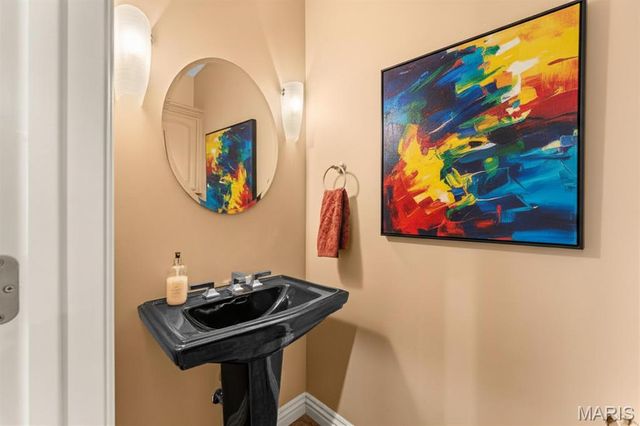 180 Crescent Circle, Hollister, MO 65672