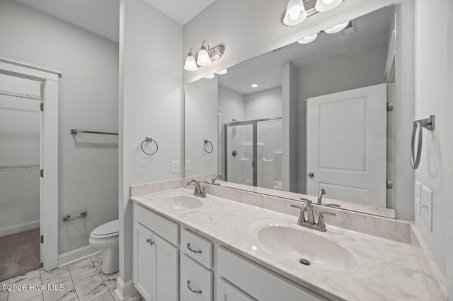 1819 Fox Den Way 5, Greenville, NC 27858