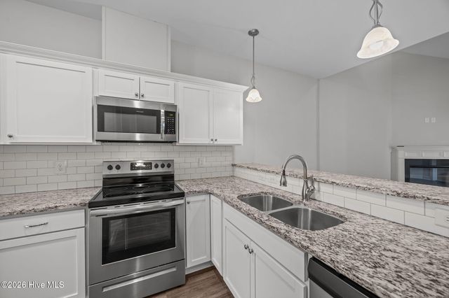 1819 Fox Den Way 5, Greenville, NC 27858