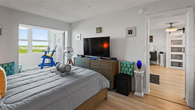 4725 COVE CIRCLE 704, St Petersburg, FL 33708
