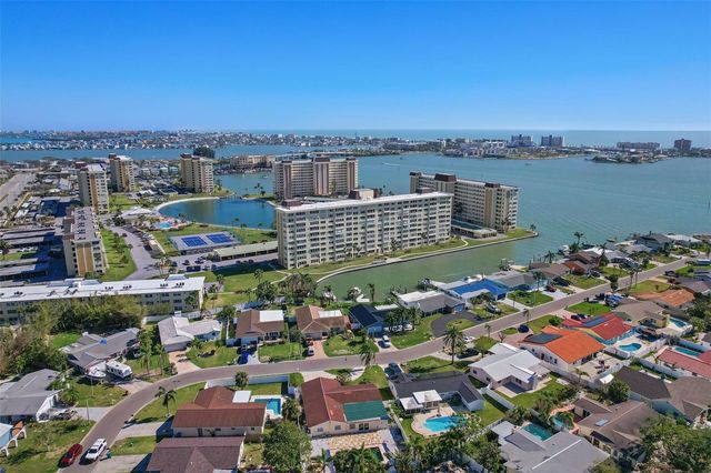 4725 COVE CIRCLE 704, St Petersburg, FL 33708