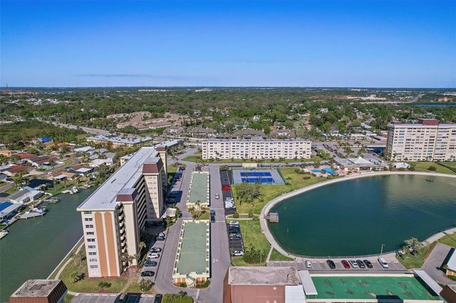 4725 COVE CIRCLE 704, St Petersburg, FL 33708