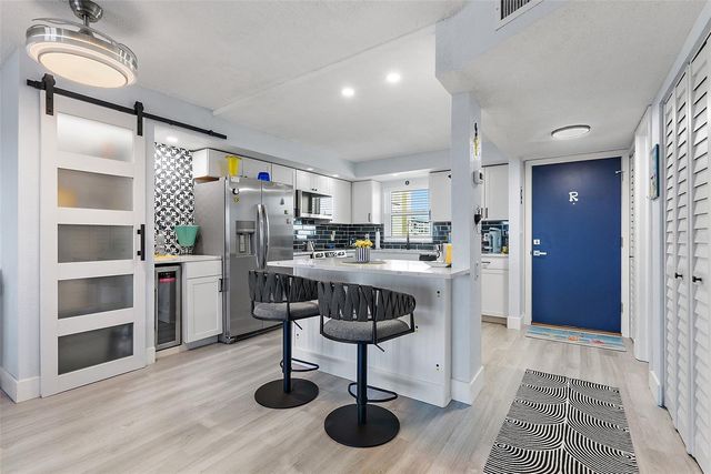 4725 COVE CIRCLE 704, St Petersburg, FL 33708