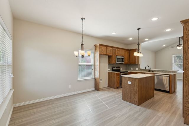731 W Bond Street, Denison, TX 75020