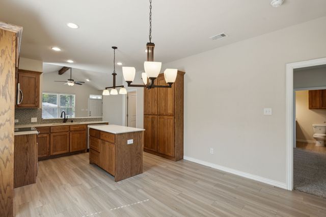 731 W Bond Street, Denison, TX 75020