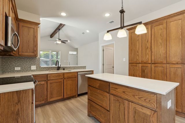 731 W Bond Street, Denison, TX 75020
