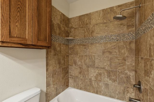 731 W Bond Street, Denison, TX 75020