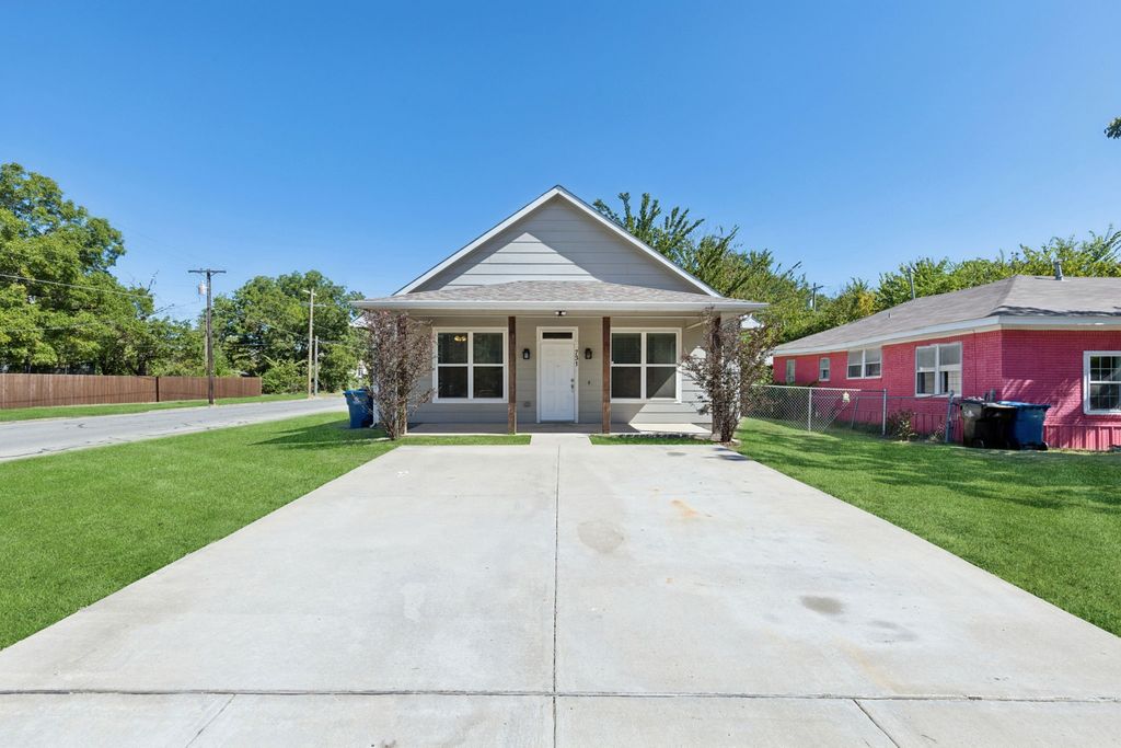 731 W Bond Street, Denison, TX 75020