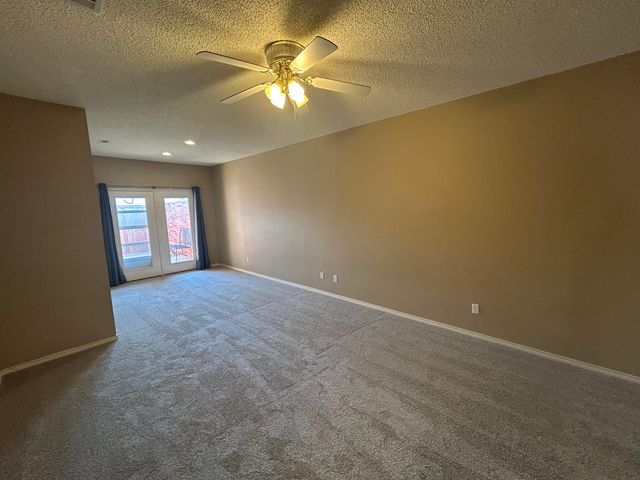 704 Hickory Street, Levelland, TX 79336