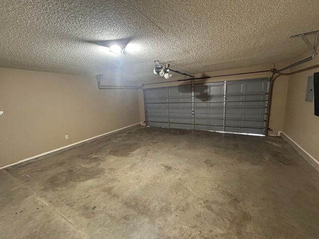 704 Hickory Street, Levelland, TX 79336