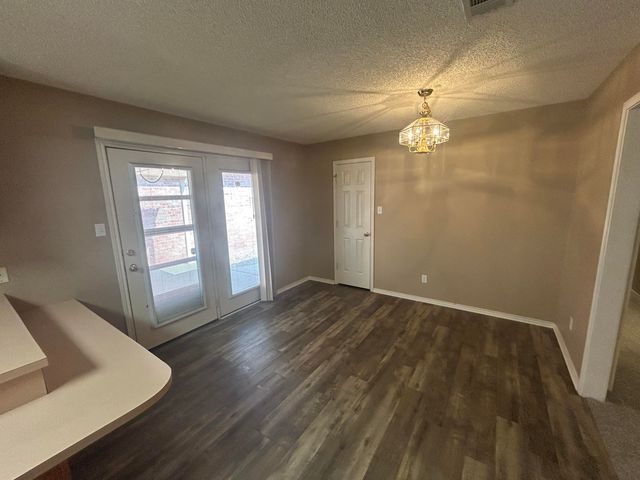 704 Hickory Street, Levelland, TX 79336