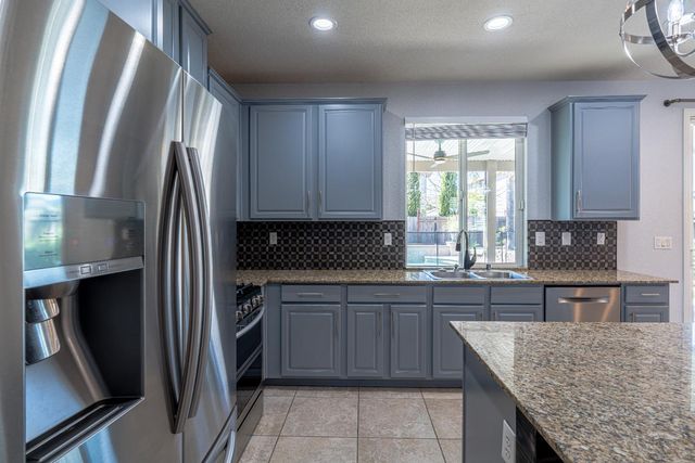 3258 Farleton Ln, Roseville, CA 95747