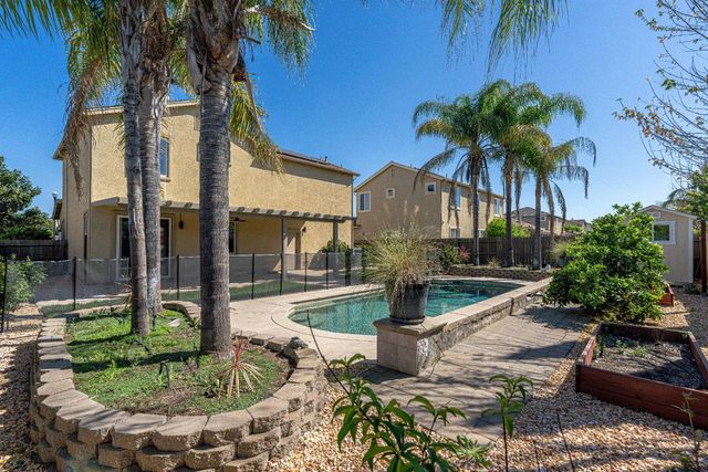 3258 Farleton Ln, Roseville, CA 95747