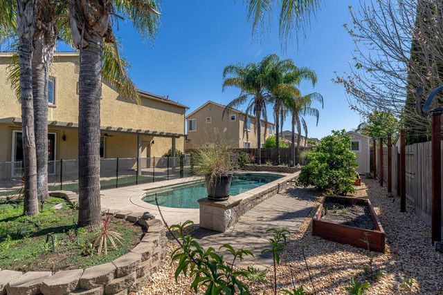 3258 Farleton Ln, Roseville, CA 95747