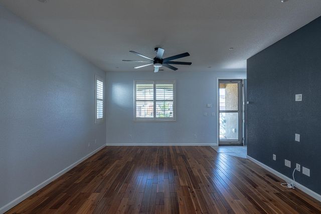 3258 Farleton Ln, Roseville, CA 95747