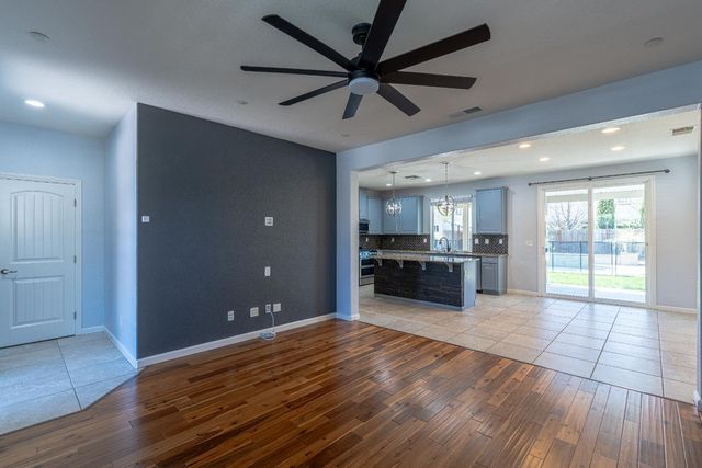 3258 Farleton Ln, Roseville, CA 95747