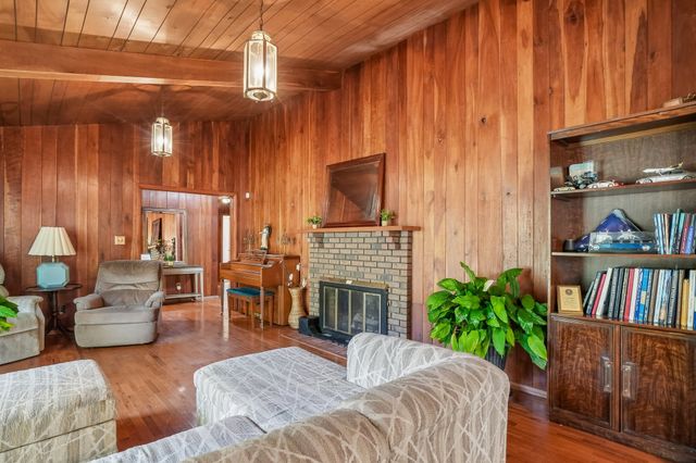 1071 Simms Heights Rd, Kingston Springs, TN 37082