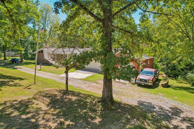 1071 Simms Heights Rd, Kingston Springs, TN 37082