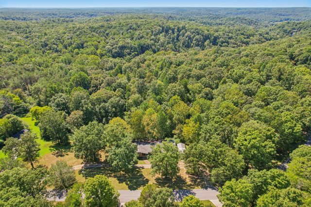 1071 Simms Heights Rd, Kingston Springs, TN 37082