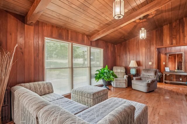 1071 Simms Heights Rd, Kingston Springs, TN 37082