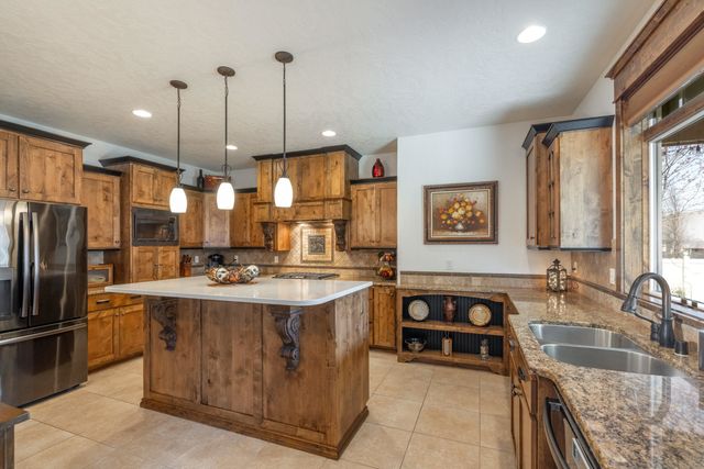 5908 N Bridget Rd, Spokane, WA 99208