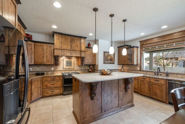 5908 N Bridget Rd, Spokane, WA 99208