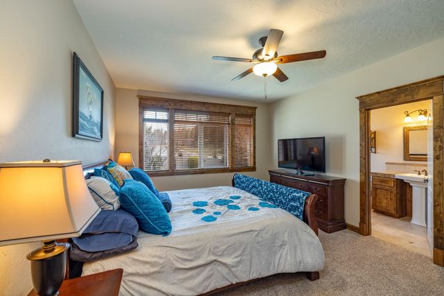 5908 N Bridget Rd, Spokane, WA 99208