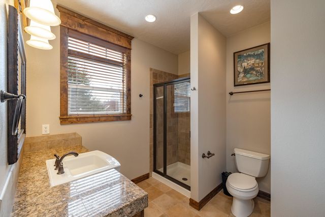 5908 N Bridget Rd, Spokane, WA 99208