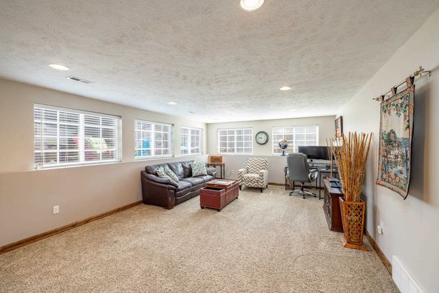 5908 N Bridget Rd, Spokane, WA 99208