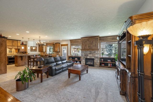 5908 N Bridget Rd, Spokane, WA 99208