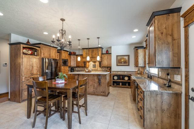 5908 N Bridget Rd, Spokane, WA 99208