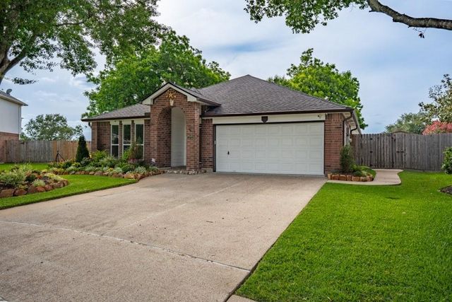 9209 Mahan Drive, La Porte, TX 77571