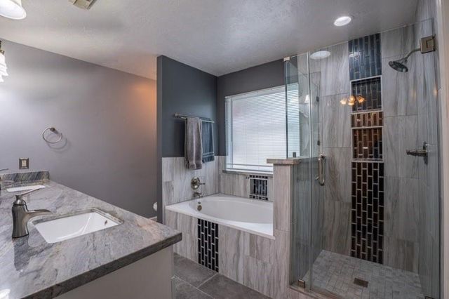 9209 Mahan Drive, La Porte, TX 77571