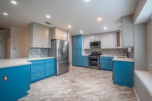 9209 Mahan Drive, La Porte, TX 77571
